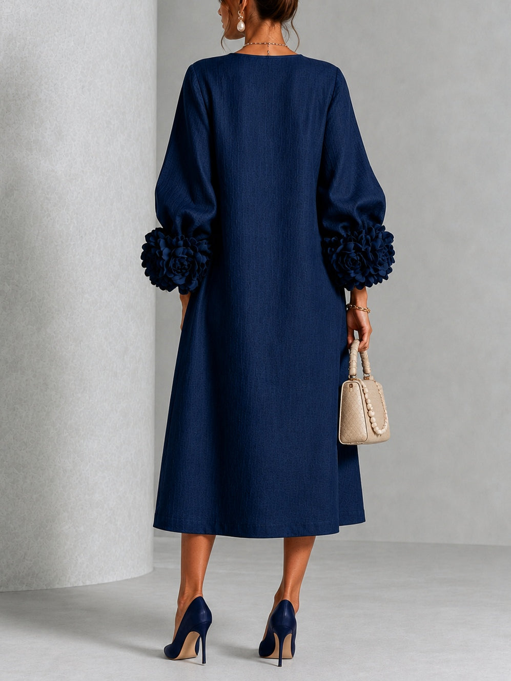 Marineblauwe Bloemen Button-down Midi-jurk Met Opvallende Bloemenmanchetten